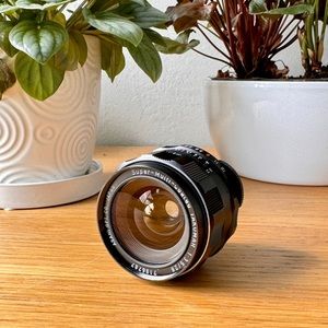 Super Takumar 28mm f3.5 Wide-Angle Lens - Vintage Glass